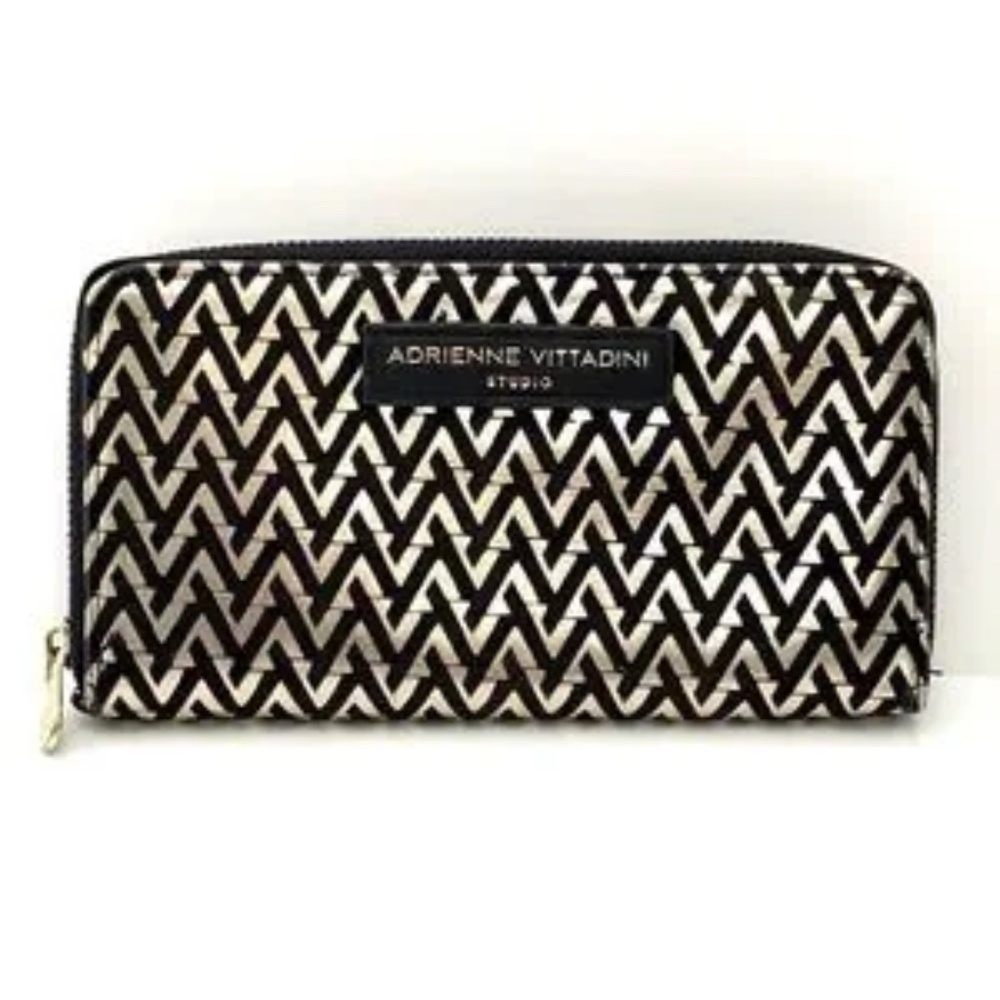 Adrienne Vittadini Women's Black/Gold Chevron Wallet